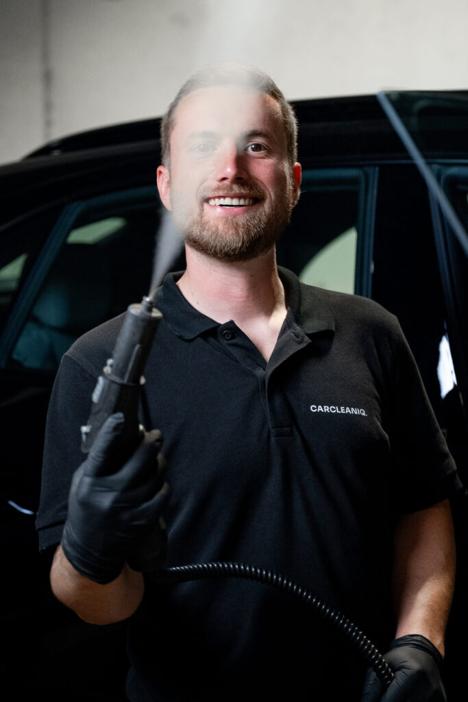 carcleaniq medewerker stoomreiniger portret