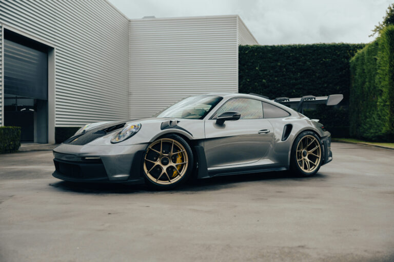 carcleaniq porsche frontview