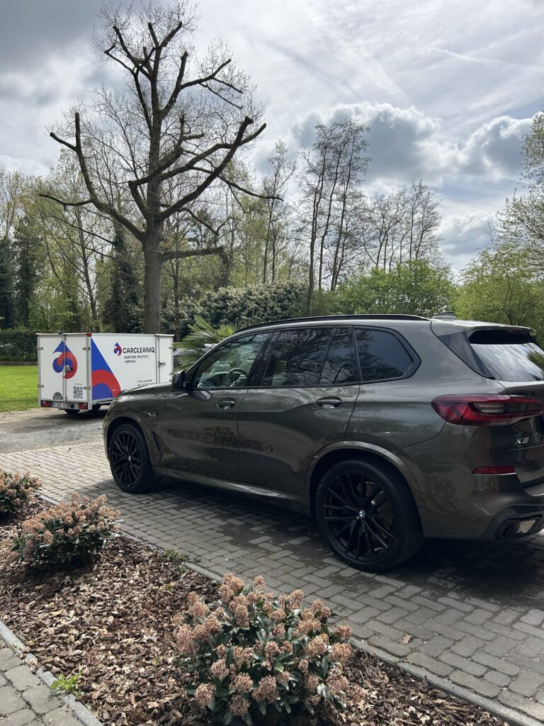 carcleaniq grijze bmw x5 achterkant premium handwas