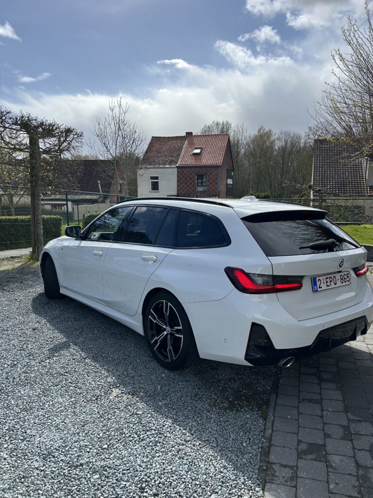 carcleaniq witte bmw 2 serie achterkant premium handwas