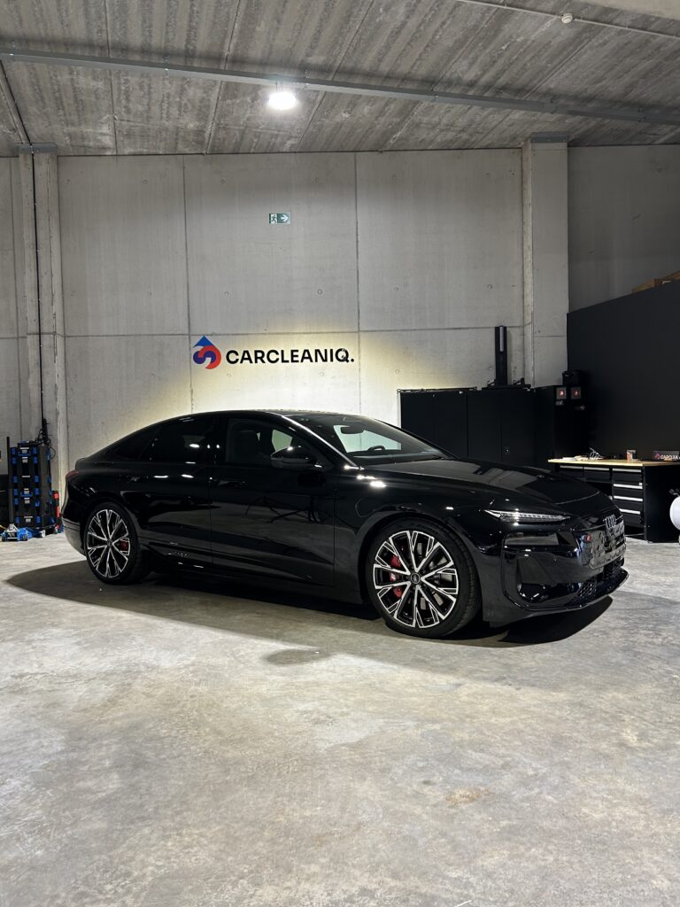 carcleaniq zwarte audi rs garage rode remklauw premium handwas